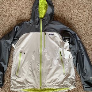 Patagonia Nano Storm jacket. Very warm!